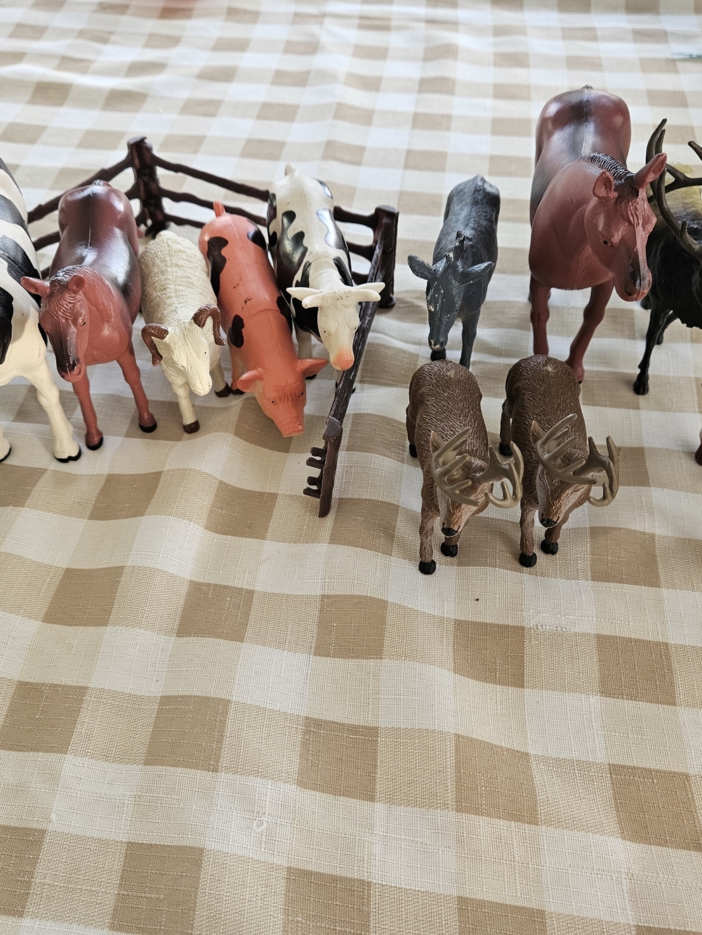 Plastic Farm Animal Lot - Cows, Pigs, Deer, Horse - 15 Pieces